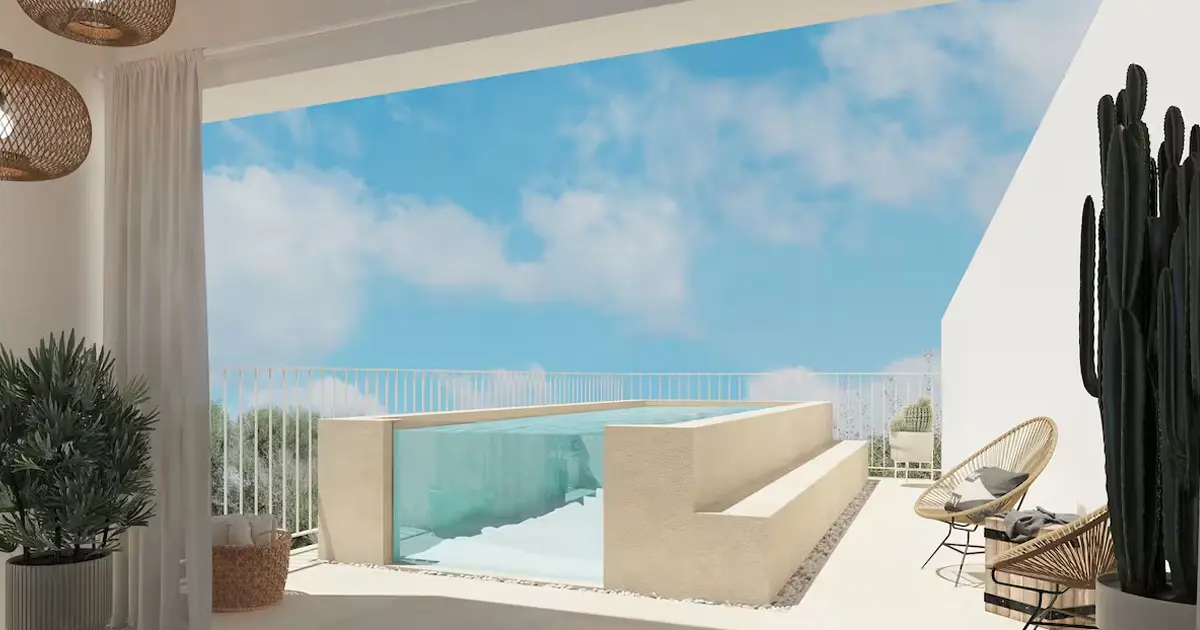 Terraza de diseño con piscina acristalada en Hotel Can Pocovi Sant Llorenc